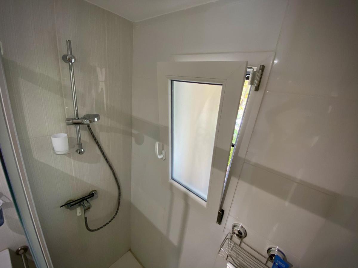 Superbe Appartement , Tout Confort, 40 M2 + 10 M2 Terrasse 艾姆布里亚布拉瓦 外观 照片