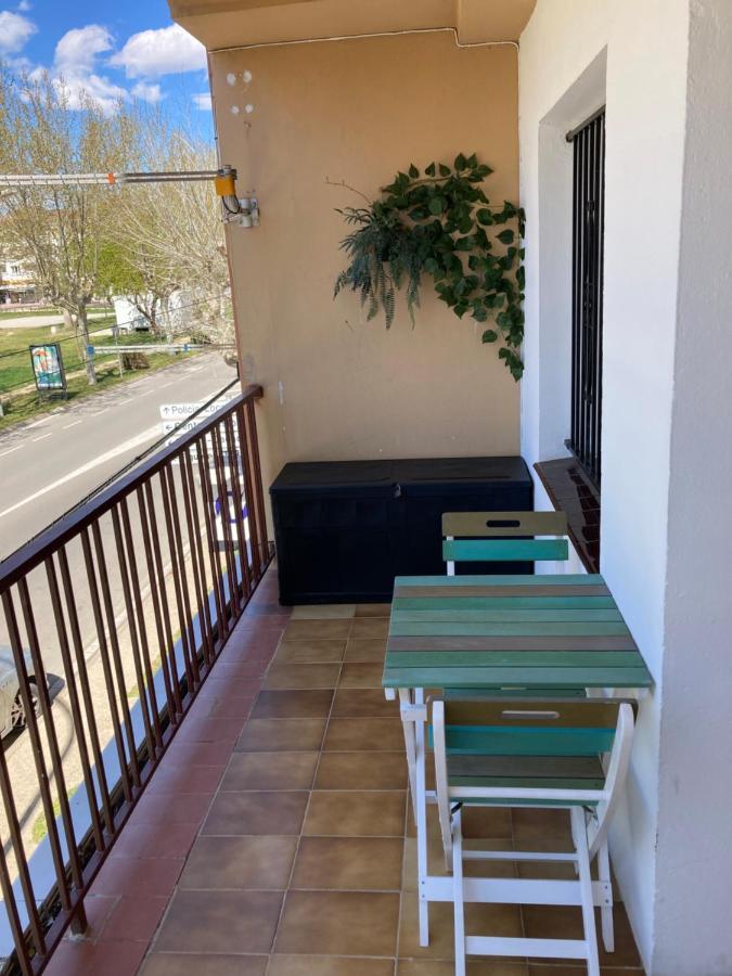 Superbe Appartement , Tout Confort, 40 M2 + 10 M2 Terrasse 艾姆布里亚布拉瓦 外观 照片