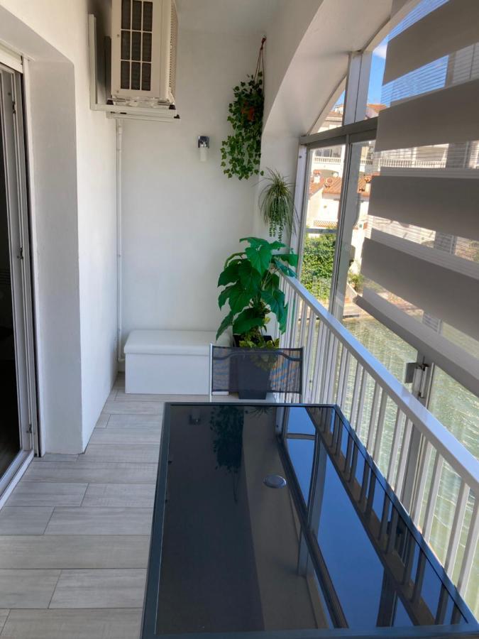 Superbe Appartement , Tout Confort, 40 M2 + 10 M2 Terrasse 艾姆布里亚布拉瓦 外观 照片